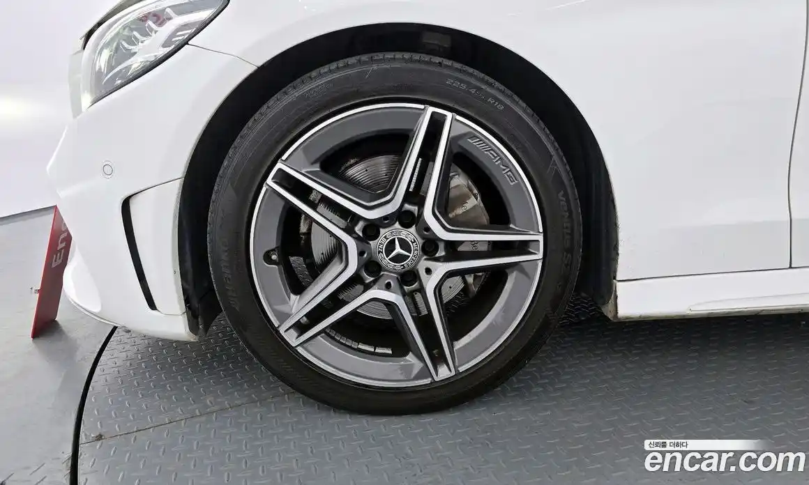 Mercedes-Benz C-Class 2019 2.0 гидро, фото 5