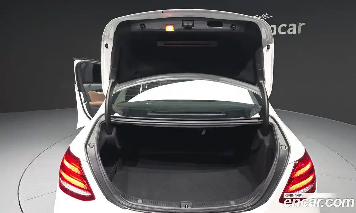 Mercedes-Benz E-Class 2017 2.0 гидро в Москве № 801190, фото 20