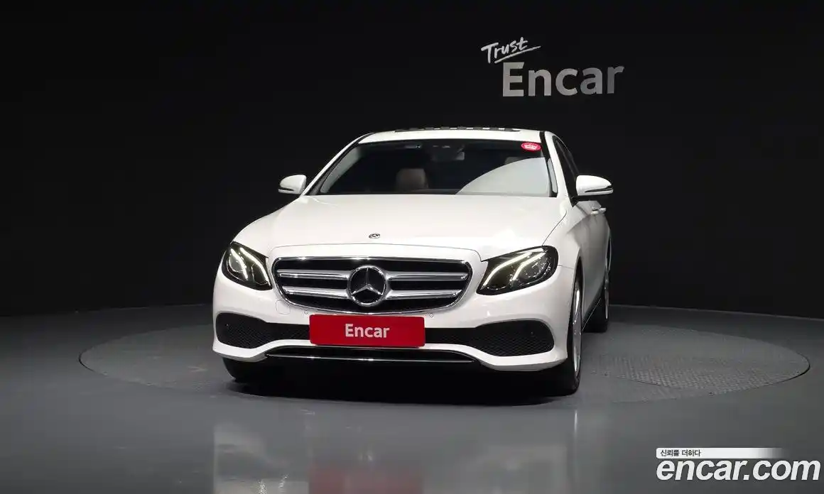 Mercedes-Benz E-Class 2017 2.0 гидро в Москве № 801190, фото 3