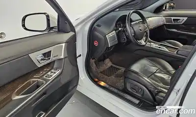Jaguar XF 2015 2.2 гидро в Москве № 803401, миниатюра 12