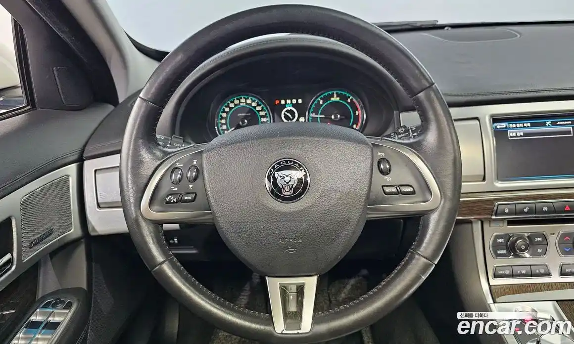 Jaguar XF 2015 2.2 гидро в Москве № 803401, фото 13