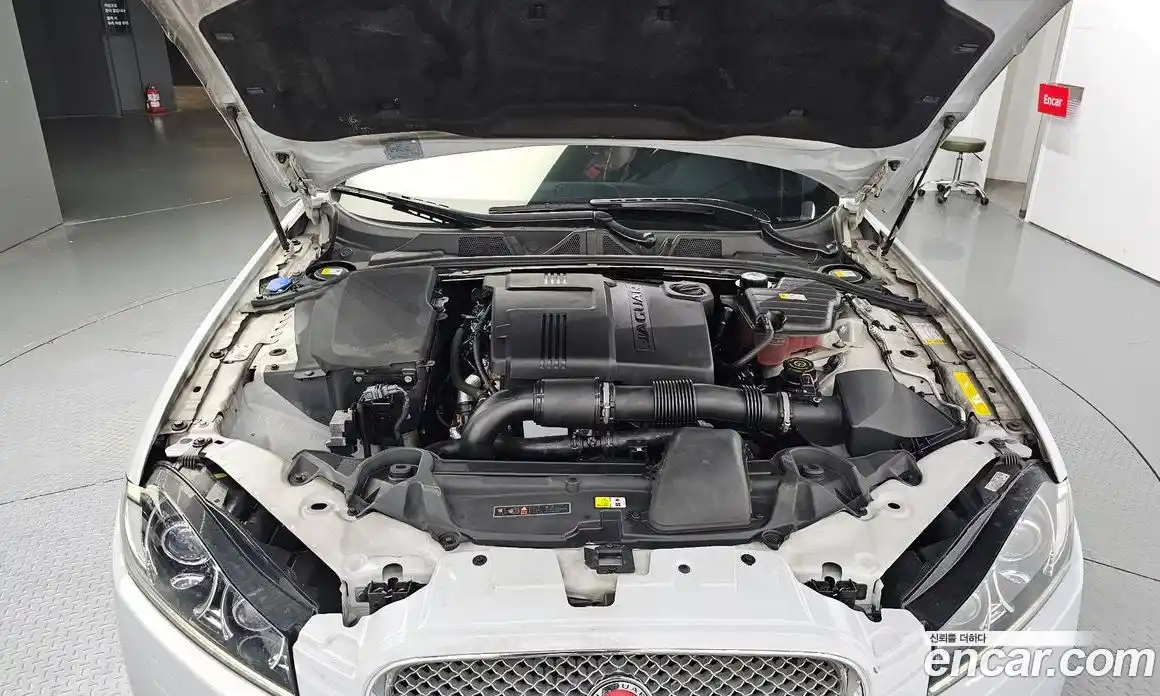 Jaguar XF 2015 2.2 гидро в Москве № 803401, фото 6