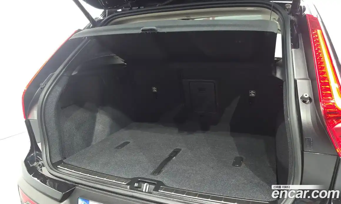 Volvo XC40 2023 2.0 гидро в Москве № 823996, фото 20