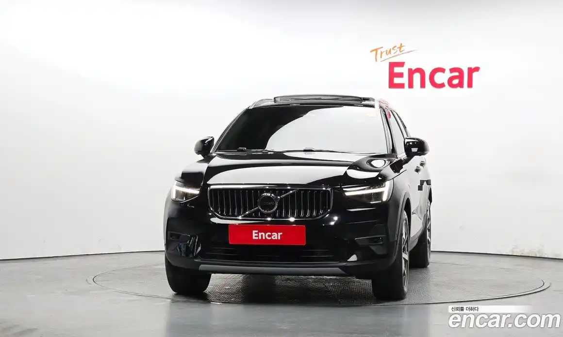 Volvo XC40 2023 2.0 гидро в Москве № 823996, фото 3
