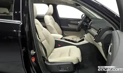 Volvo XC40 2023 2.0 гидро в Москве № 823996, миниатюра 10