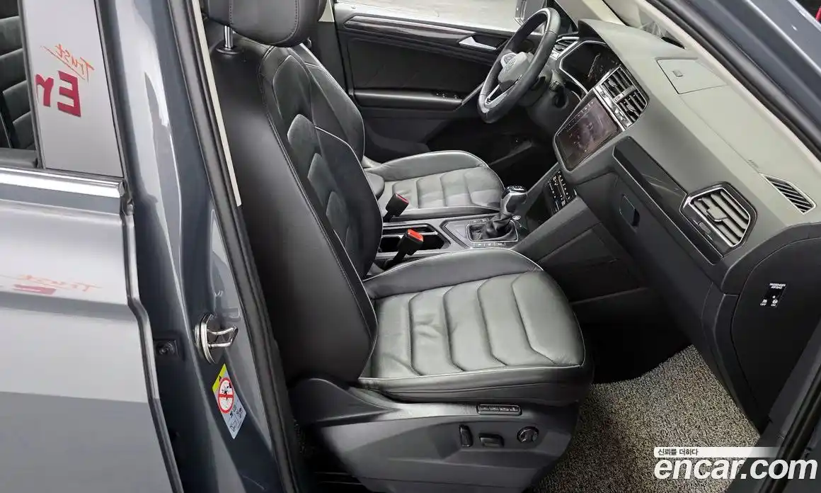 Volkswagen Tiguan 2021 2.0 гидро в Москве № 862396, фото 12