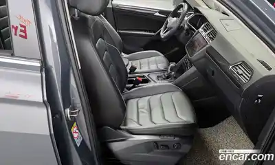 Volkswagen Tiguan 2021 2.0 гидро в Москве № 862396, миниатюра 12