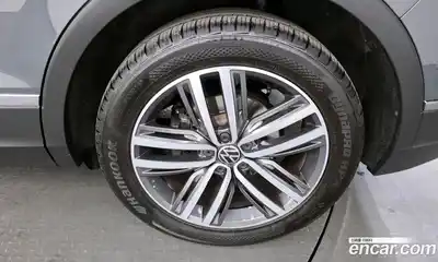 Volkswagen Tiguan 2021 2.0 гидро в Москве № 862396, миниатюра 5