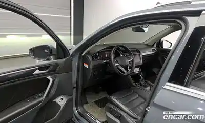 Volkswagen Tiguan 2021 2.0 гидро в Москве № 862396, миниатюра 10