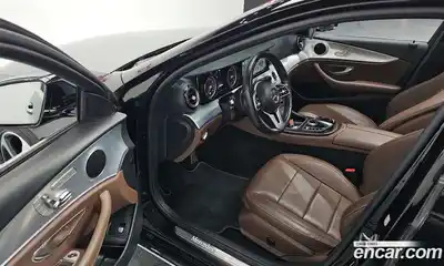 Mercedes-Benz E-Class 2019 2.0 гидро в Москве № 893403, миниатюра 11