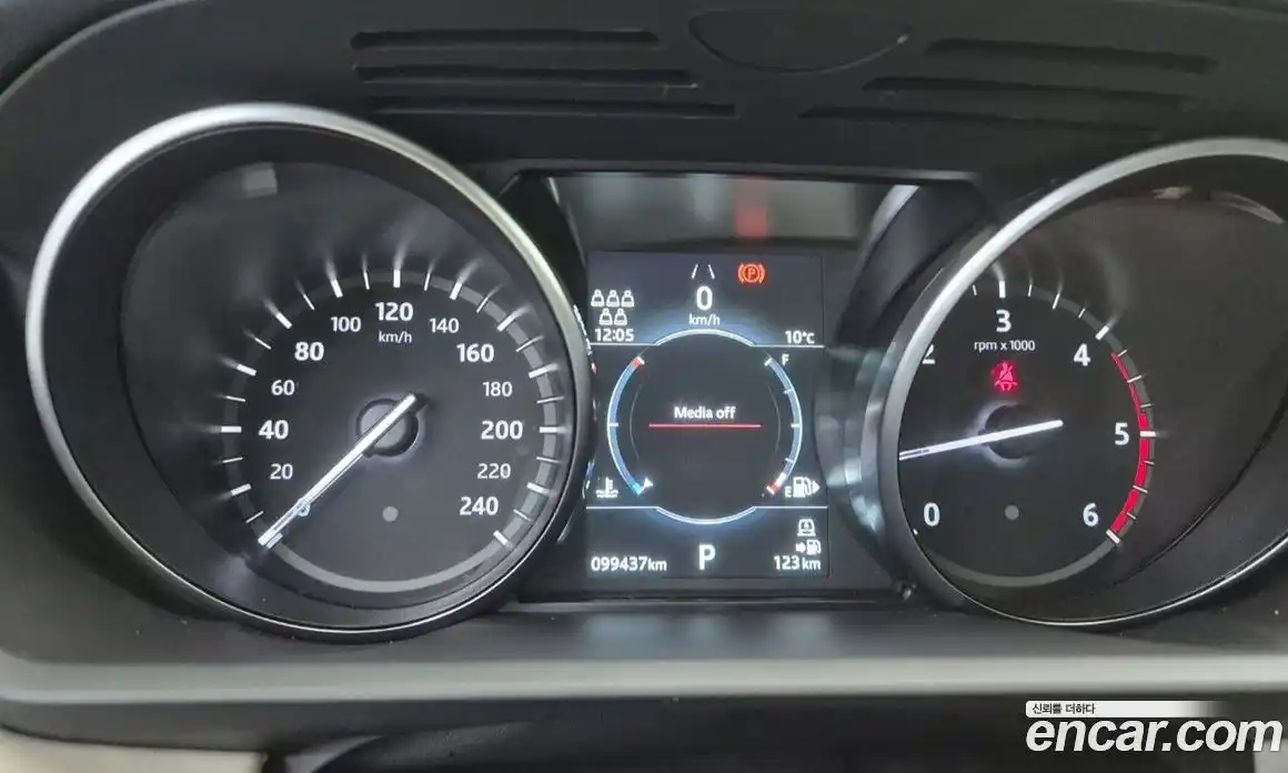 Land Rover Discovery 2020 2.0 гидро в Москве № 894912, фото 8