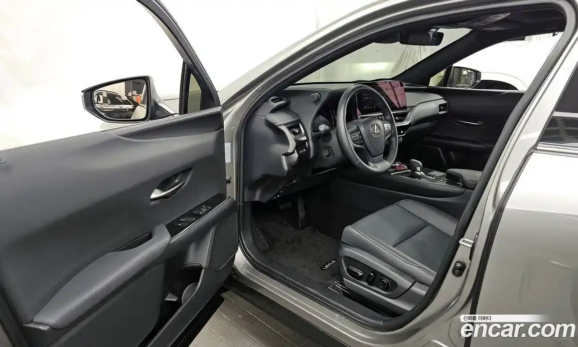 Lexus UX 2025 2.0 гидро в Москве № 895766, фото 10