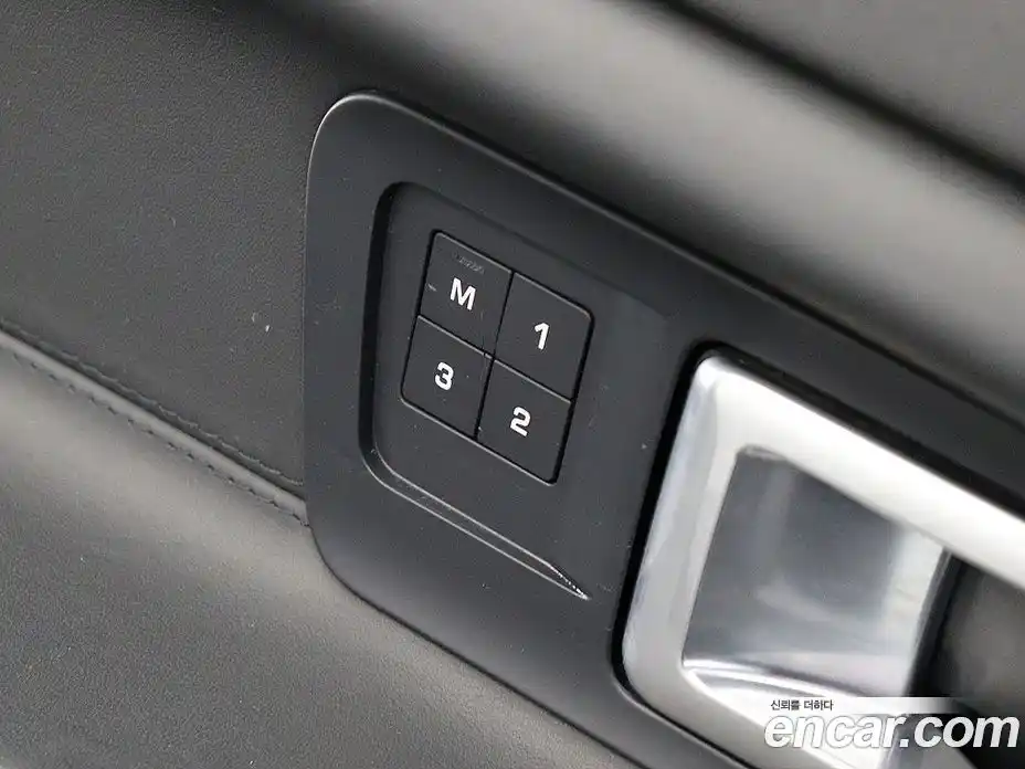 Land Rover Discovery Sport 2017 2.0 гидро в Москве № 975791, фото 11