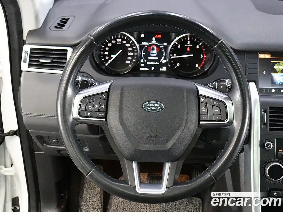 Land Rover Discovery Sport 2017 2.0 гидро в Москве № 975791, фото 14