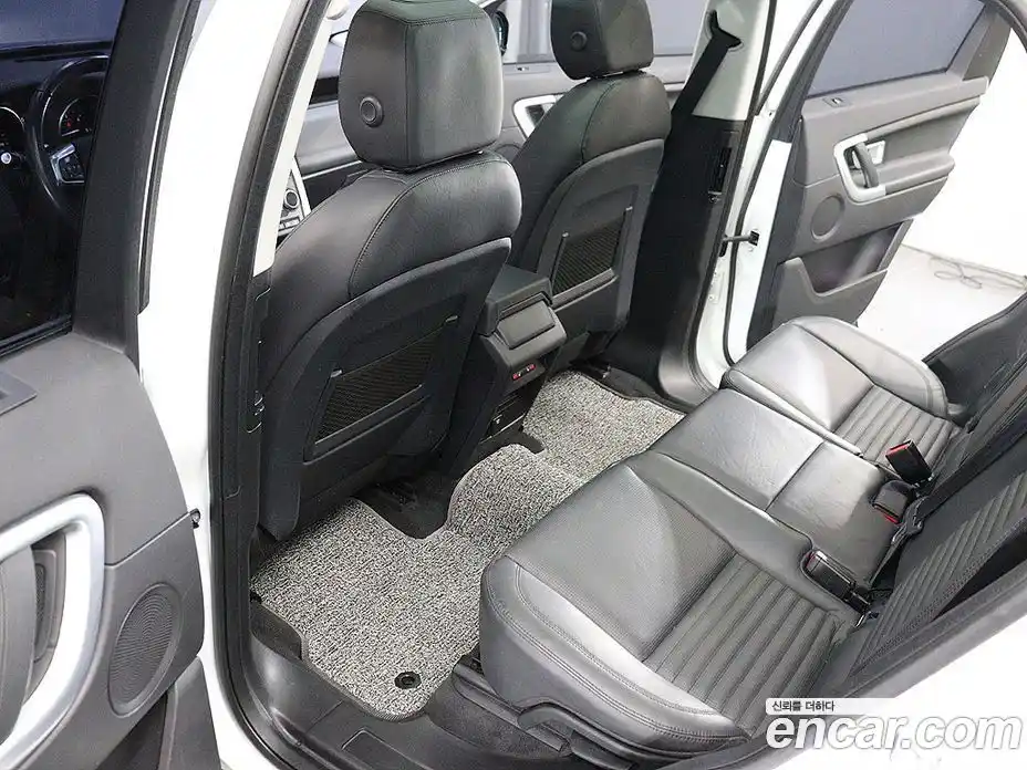 Land Rover Discovery Sport 2017 2.0 гидро в Москве № 975791, фото 15