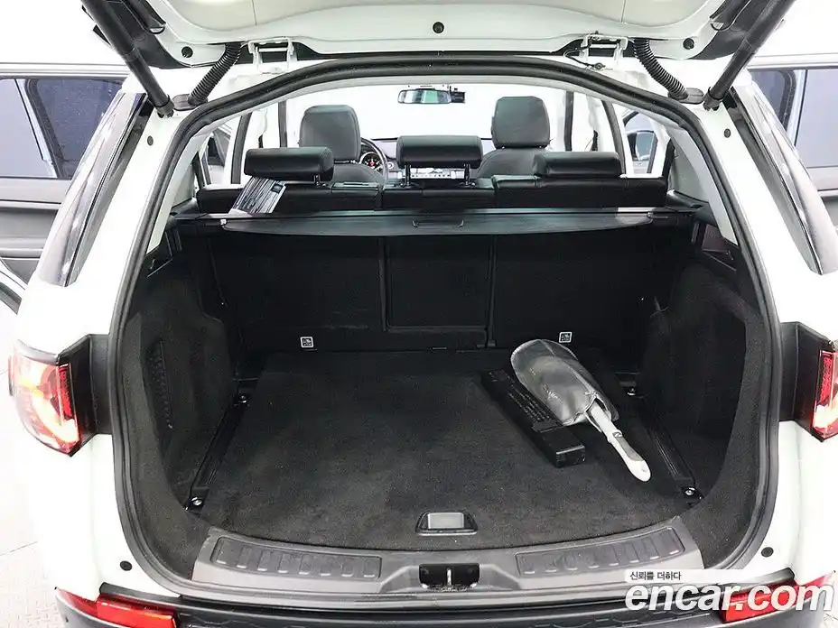 Land Rover Discovery Sport 2017 2.0 гидро в Москве № 975791, фото 5