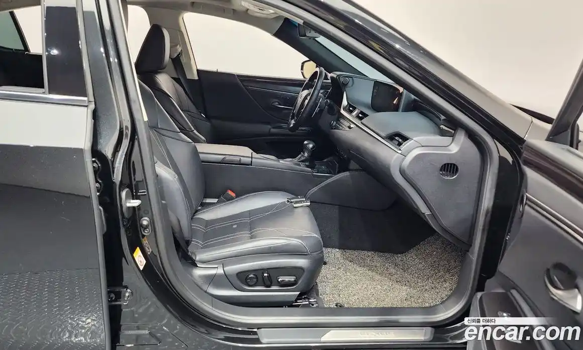 Lexus ES 2019 2.5 гидро в Москве № 975837, фото 11