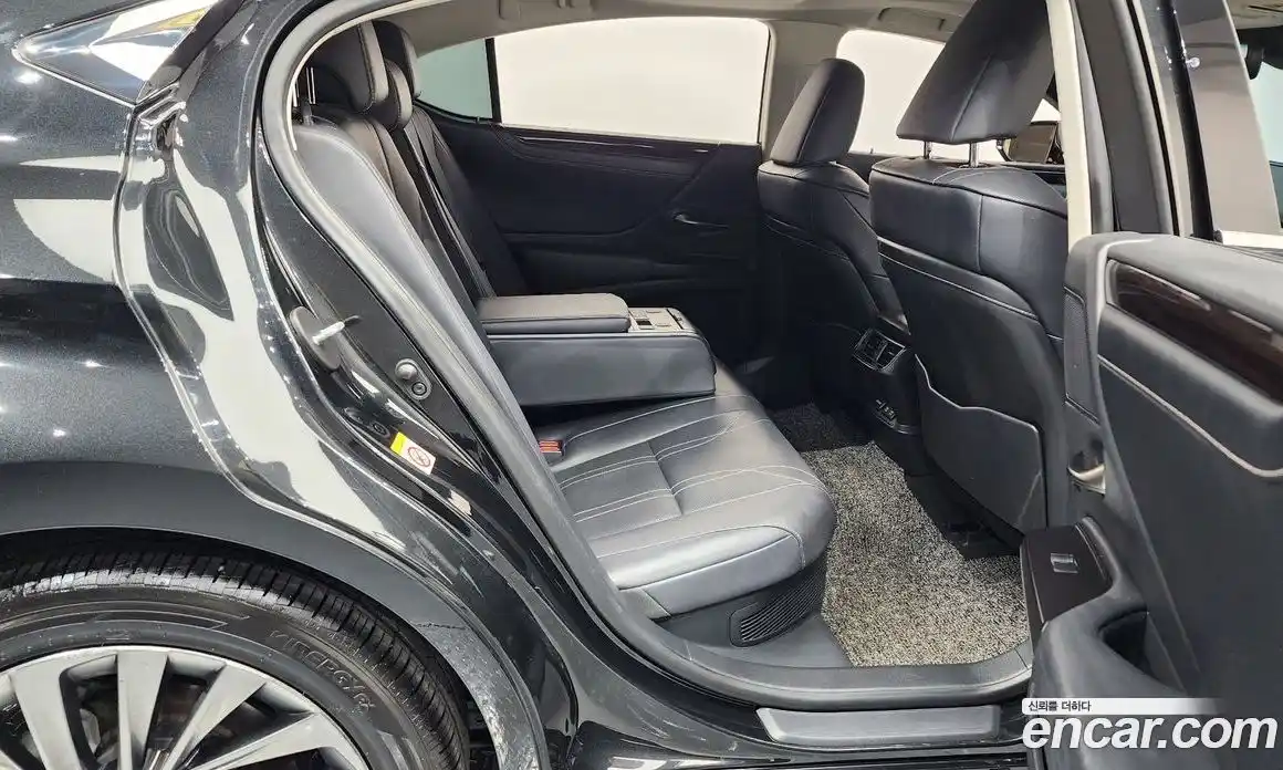 Lexus ES 2019 2.5 гидро в Москве № 975837, фото 12