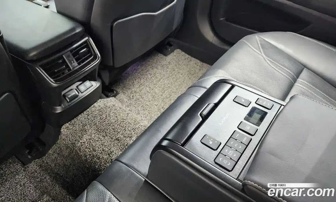 Lexus ES 2019 2.5 гидро в Москве № 975837, фото 18
