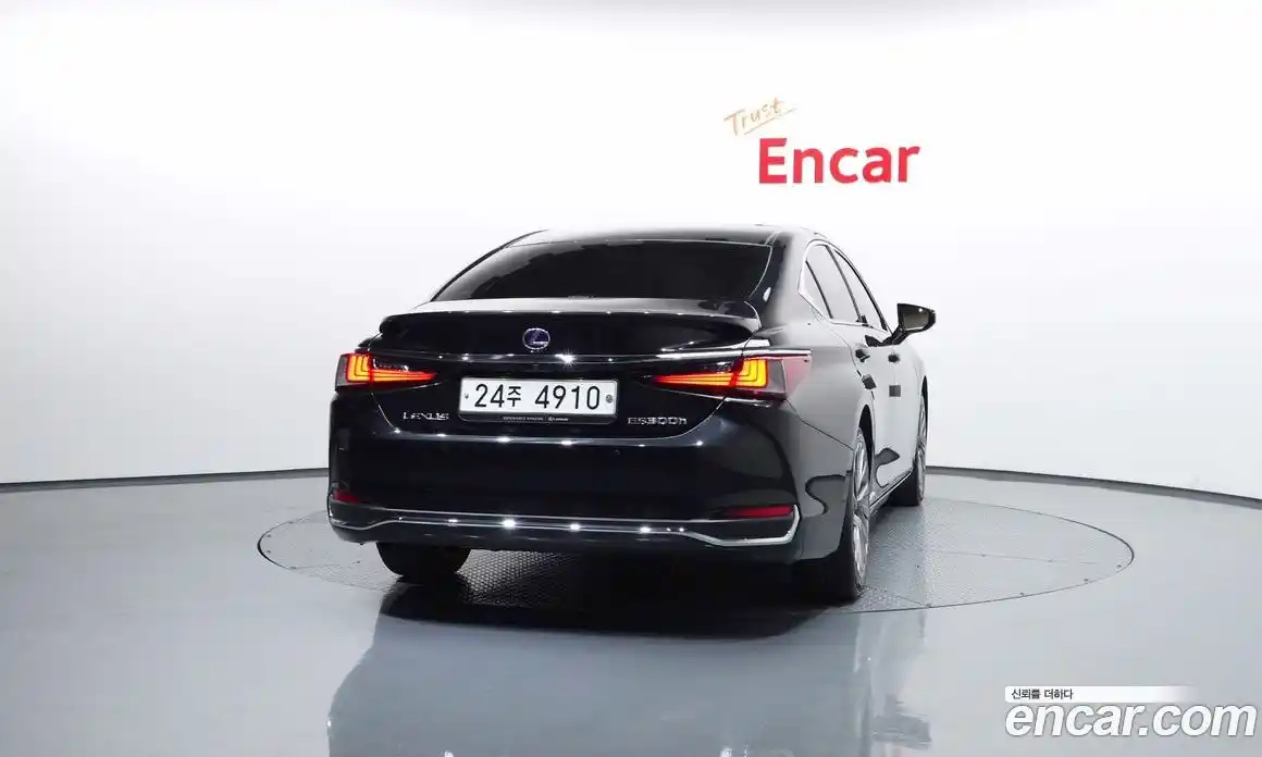Lexus ES 2019 2.5 гидро в Москве № 975837, фото 4