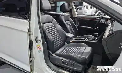 Volkswagen Passat 2018 2.0 гидро в Москве № 976111, миниатюра 10