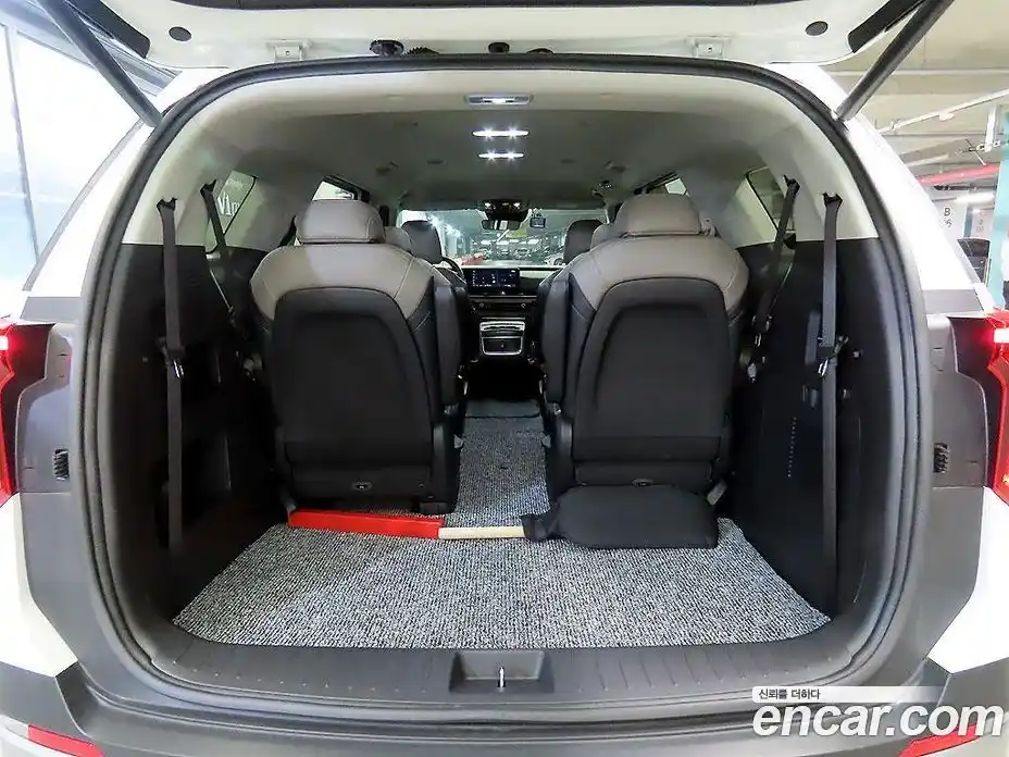 Kia Canival 2024 3.5 Автомат в Москве № 1009155, фото 16