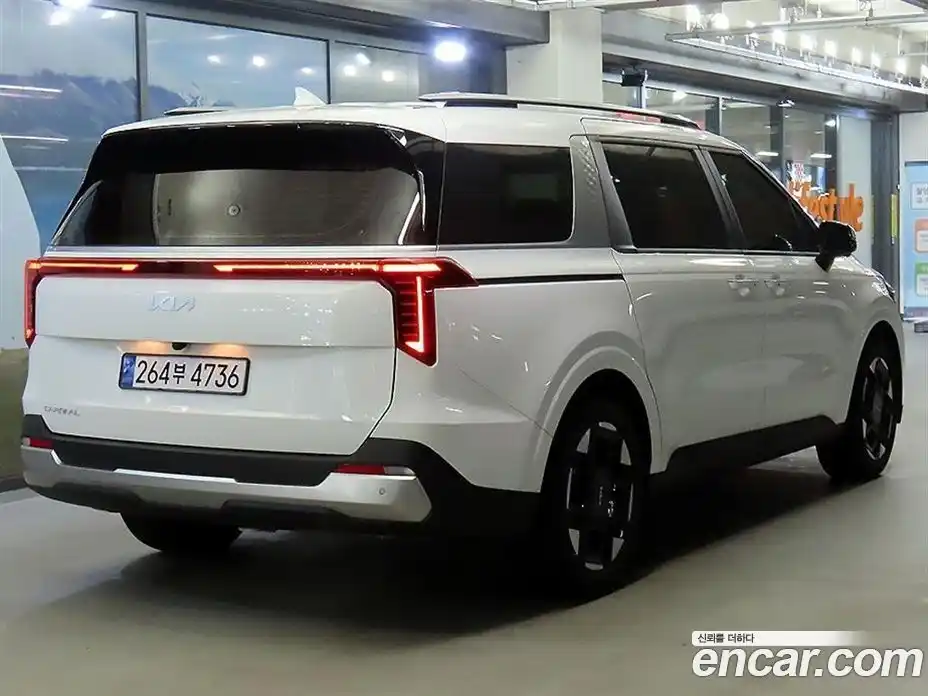 Kia Canival 2024 3.5 Автомат в Москве № 1009155, фото 5