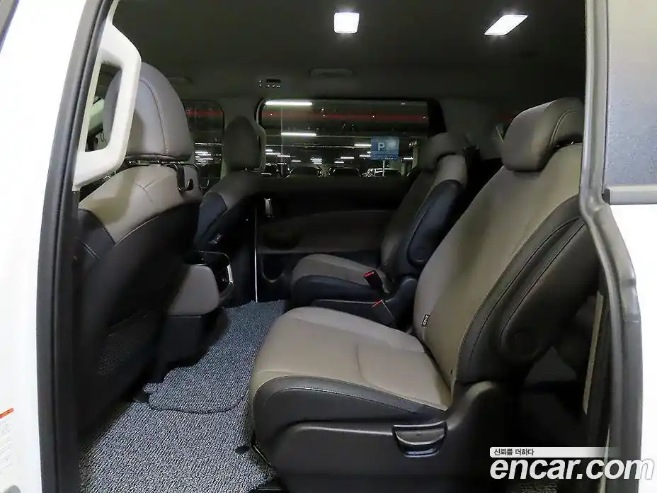 Kia Canival 2024 3.5 Автомат в Москве № 1009155, фото 7