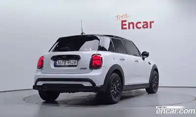 Mini Cooper 2023 1.5 гидро в Москве № 1013739, миниатюра 2