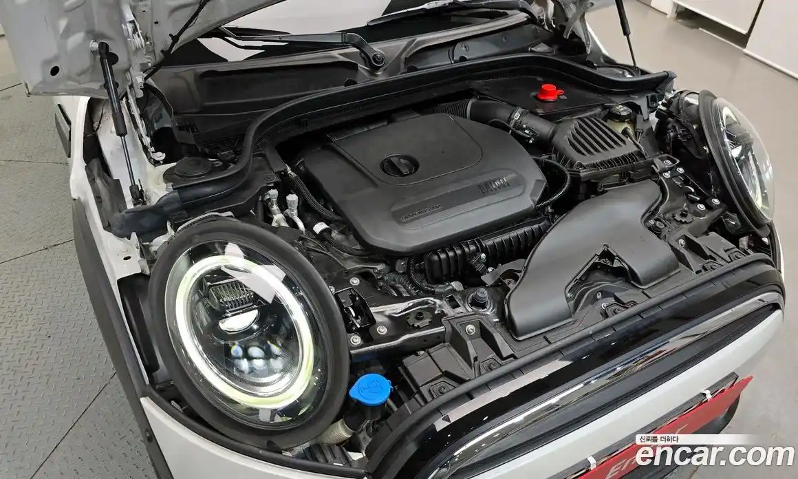 Mini Cooper 2023 1.5 гидро в Москве № 1013739, фото 6