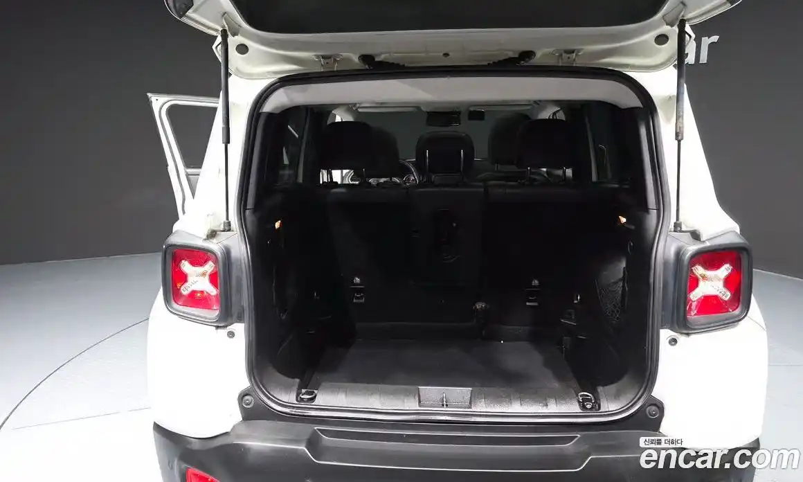 Jeep Renegade 2017 2.0 гидро в Москве № 1015071, фото 20