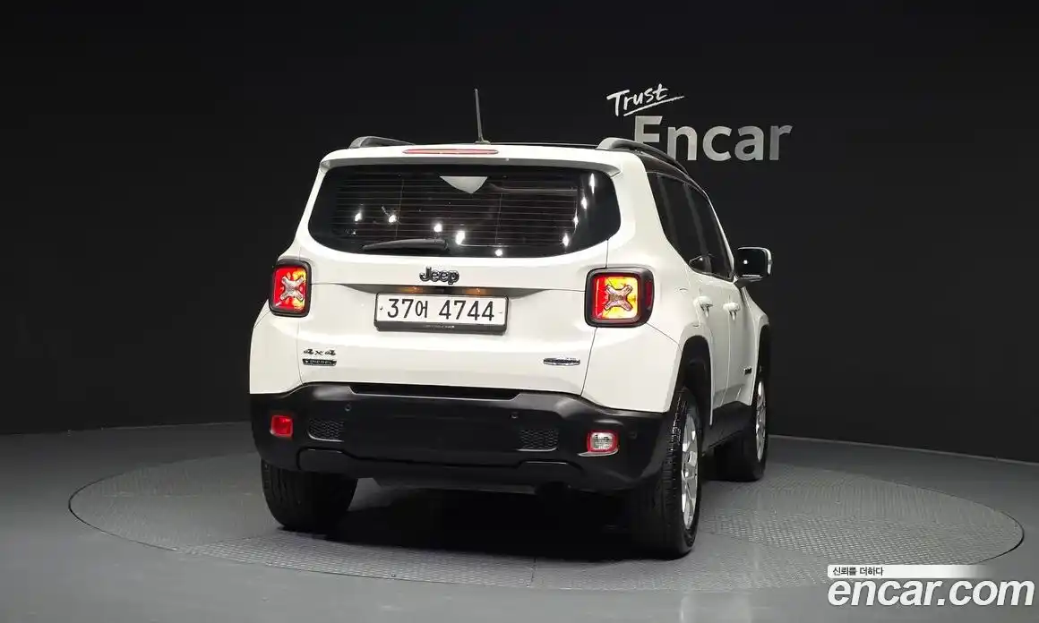 Jeep Renegade 2017 2.0 гидро в Москве № 1015071, фото 4