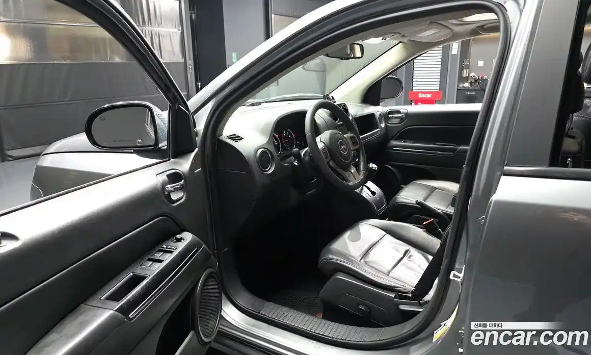 Jeep Compass 2013 2.4 гидро в Москве № 1015077, фото 10