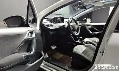 Peugeot 2008 2016 1.6 гидро в Москве № 1015813, миниатюра 12