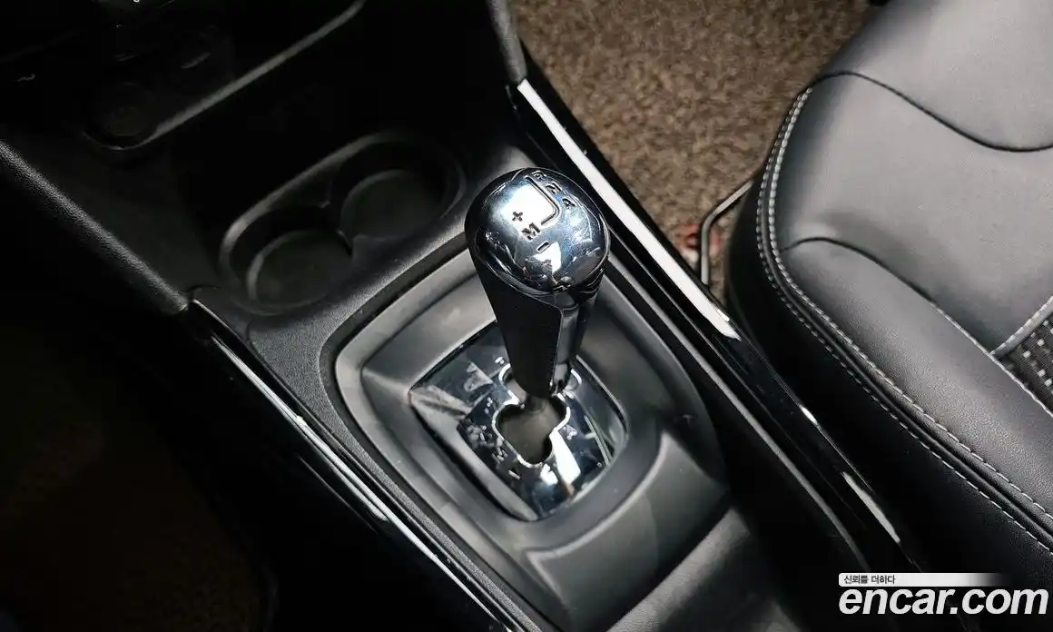 Peugeot 2008 2016 1.6 гидро в Москве № 1015813, фото 9