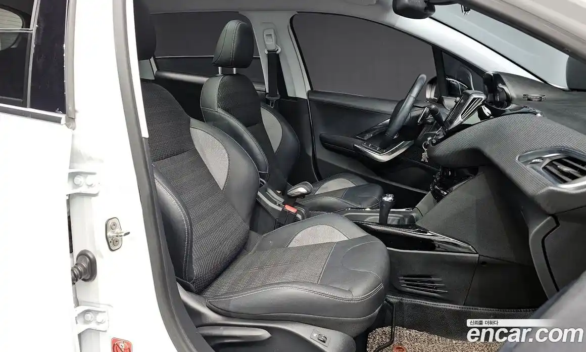 Peugeot 2008 2016 1.6 гидро в Москве № 1015813, фото 10