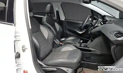 Peugeot 2008 2016 1.6 гидро в Москве № 1015813, миниатюра 10