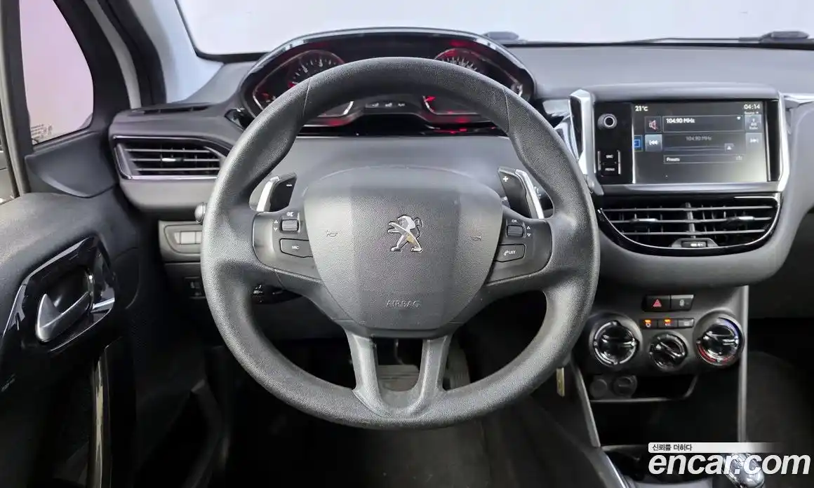 Peugeot 208 2015 1.4 гидро в Москве № 1015832, фото 13