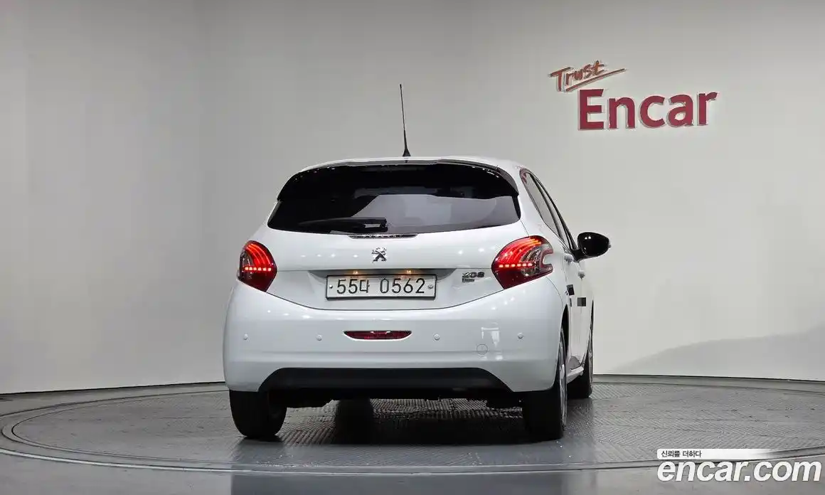 Peugeot 208 2015 1.4 гидро в Москве № 1015832, фото 4