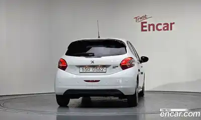 Peugeot 208 2015 1.4 гидро в Москве № 1015832, миниатюра 4