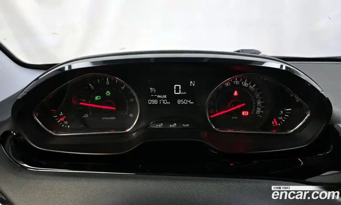 Peugeot 208 2015 1.4 гидро в Москве № 1015832, фото 8