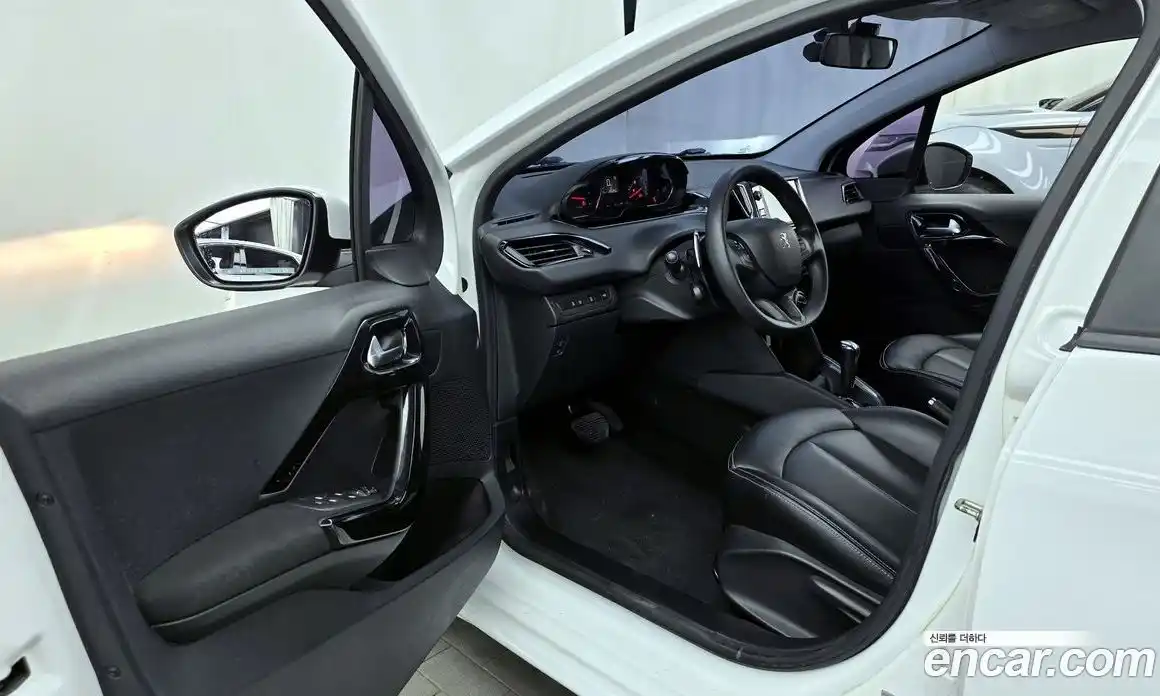 Peugeot 208 2015 1.4 гидро в Москве № 1015832, фото 10