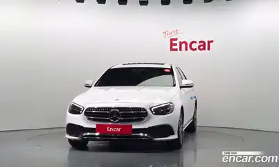 Mercedes-Benz E-Class 2021 2.0 гидро в Москве, миниатюра 3