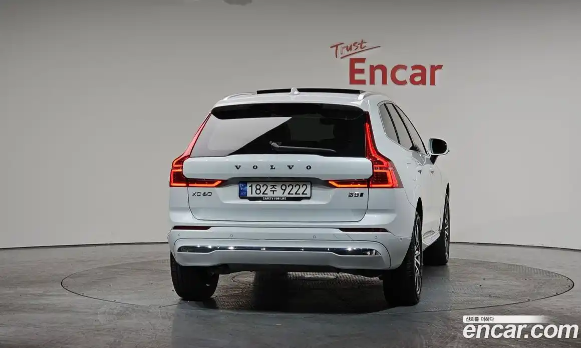 Volvo XC60 2023 2.0 гидро в Москве № 164182, фото 3