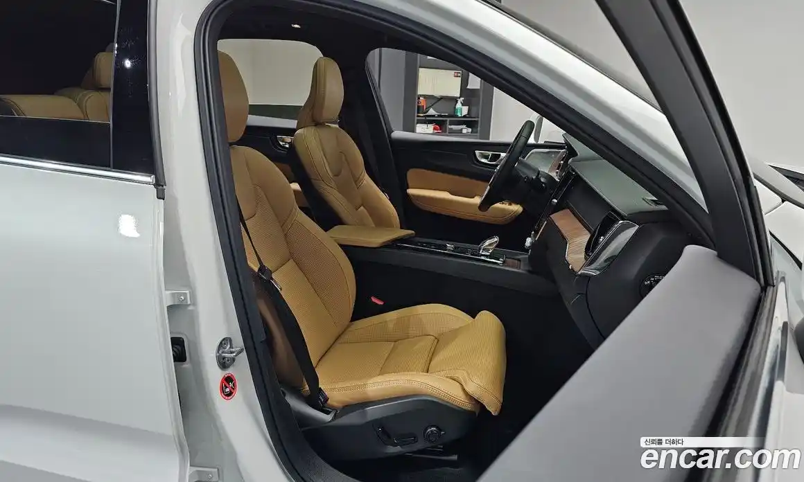 Volvo XC60 2023 2.0 гидро в Москве № 164182, фото 9