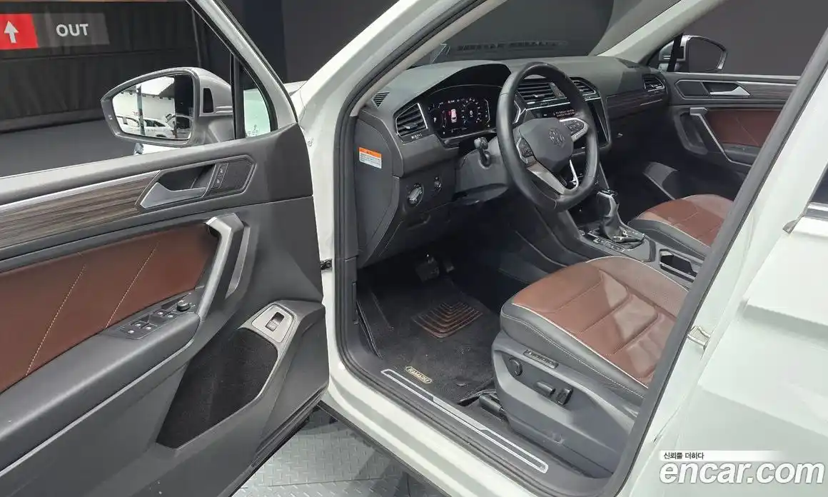 Volkswagen Tiguan 2023 2.0 гидро в Москве № 168478, фото 11