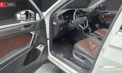 Volkswagen Tiguan 2023 2.0 гидро в Москве № 168478, миниатюра 11