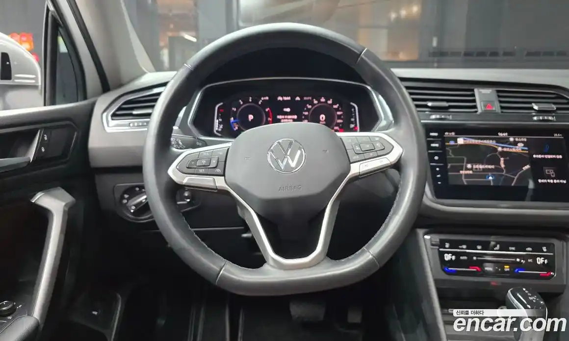 Volkswagen Tiguan 2023 2.0 гидро в Москве № 168478, фото 13