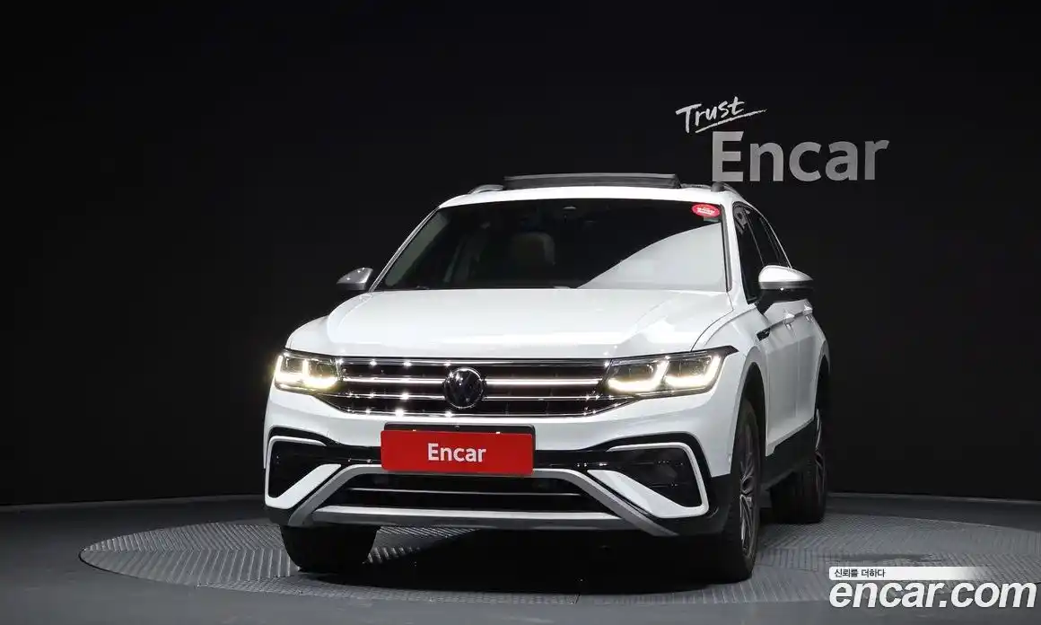 Volkswagen Tiguan 2023 2.0 гидро в Москве № 168478, фото 3