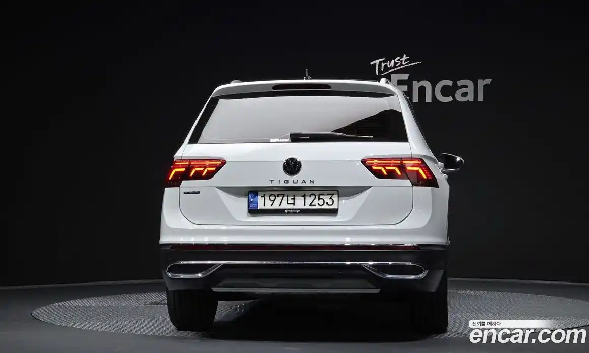 Volkswagen Tiguan 2023 2.0 гидро в Москве № 168478, фото 4